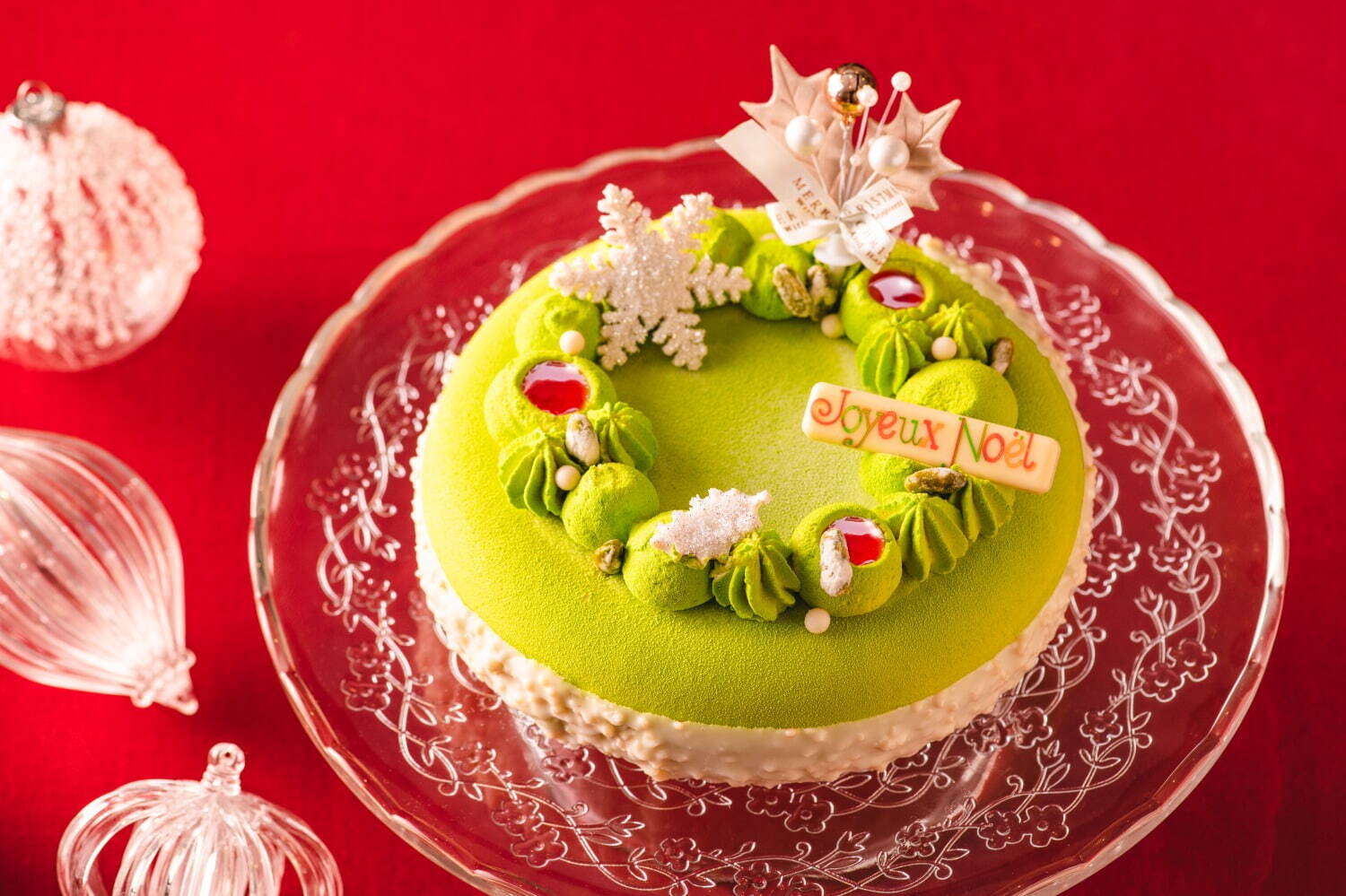 ヒルトン東京ベイのクリスマスケーキ21 ツリーから雪だるまが覗く シャンパン ベリー のムース ファッションプレス