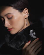 ヴァンドームブティック21年クリスマスジュエリー、“雪の結晶”で表現した鳥ブローチなど｜写真3