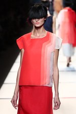 フェンディ 2014年春夏コレクション - シアーに重なる、艶やかさと電子回路｜写真6