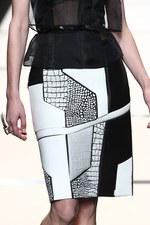 フェンディ 2014年春夏コレクション - シアーに重なる、艶やかさと電子回路｜写真40