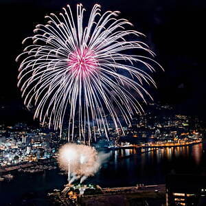 「富士山花火2021」“日本一高い所”の花火大会、富士山の麓で - 冬空を彩る花火約5,000発｜写真4