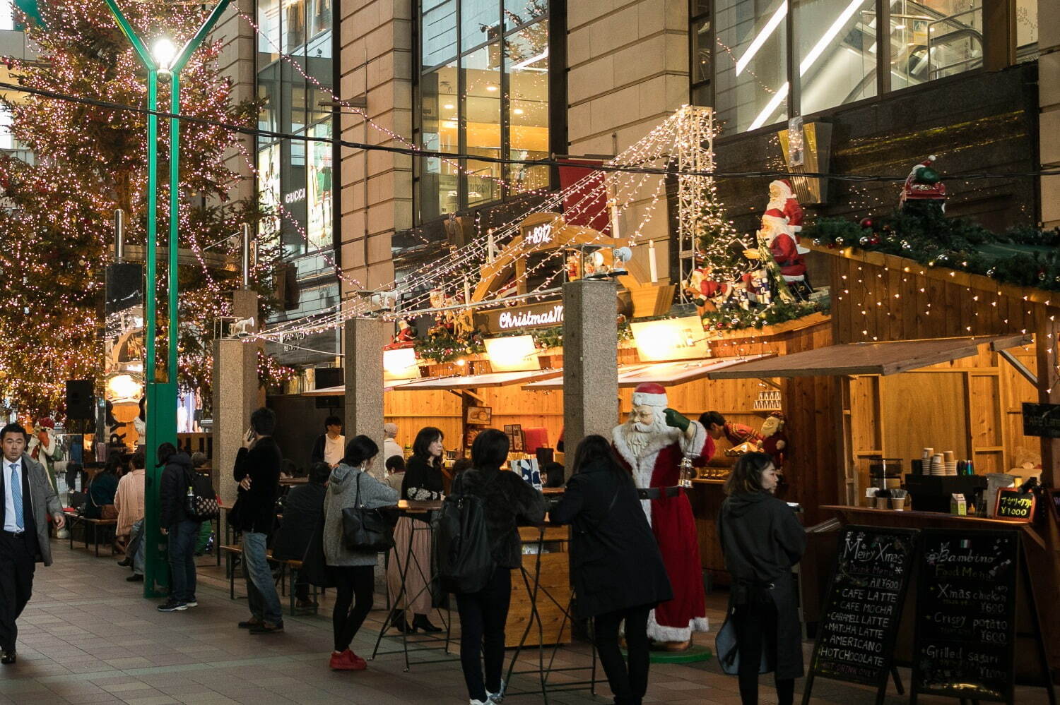 「福岡クリスマスマーケット」JR博多駅前＆天神エリアで、白い恋人チョコドリンクやソーセージ｜写真8