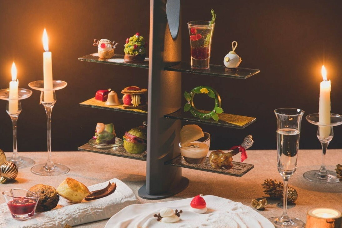 ギモーヴ｜京都「ザ・サウザンド キョウト」クリスマスアフタヌーンティー、日本茶と楽しむミニチュアスイーツ