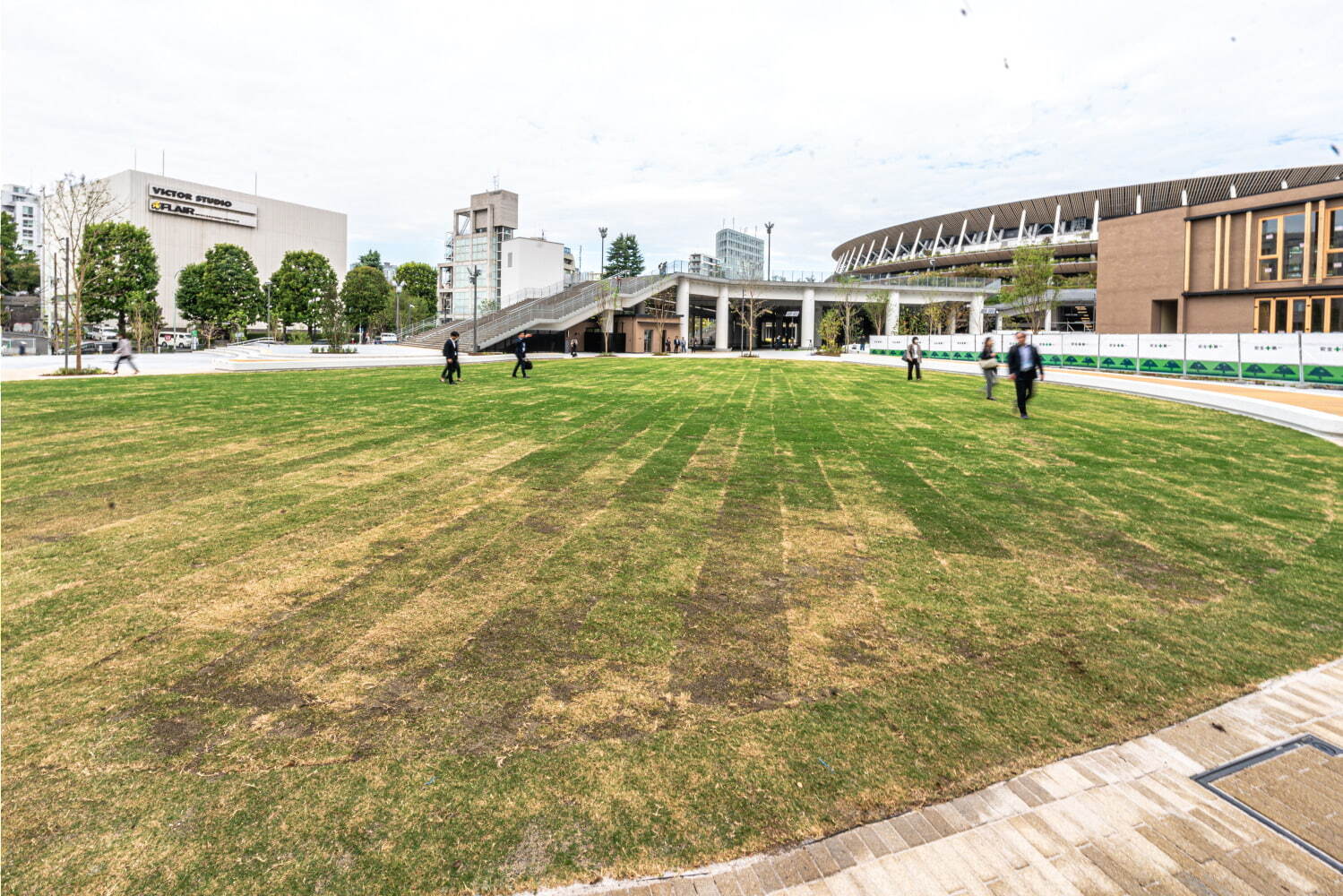 「都立明治公園」新国立競技場隣接の緑溢れる公園施設 - 3つの広場や樹林地、カフェ＆レストランも｜写真10