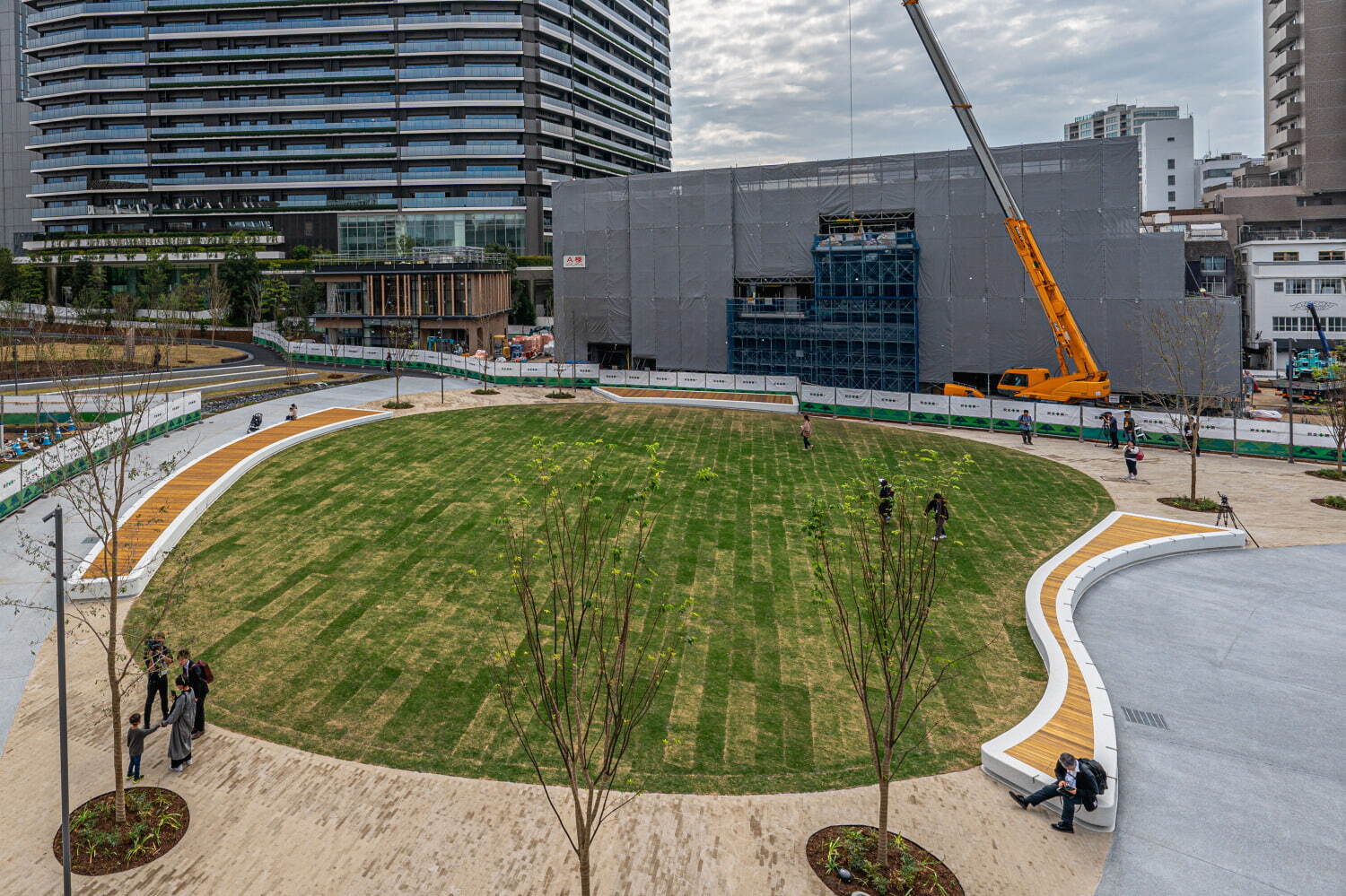「都立明治公園」新国立競技場隣接の緑溢れる公園施設 - 3つの広場や樹林地、カフェ＆レストランも｜写真6