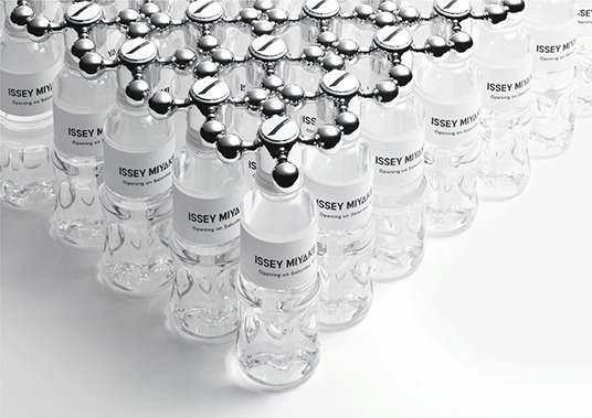 イッセイミヤケ「ISSEY MIYAKE SEMBA」のジェネラルグラフィック、環境空間