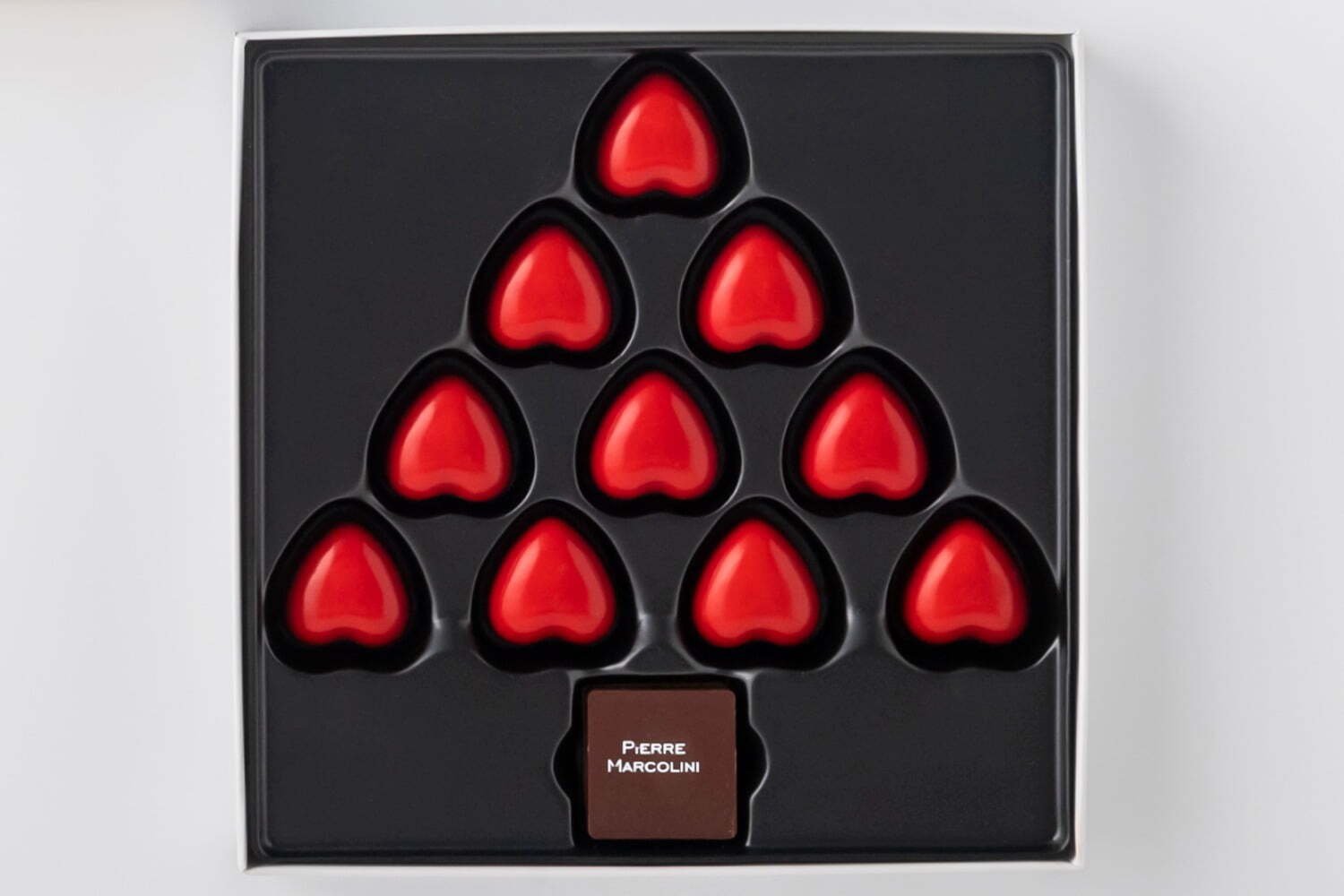 ピエール マルコリーニのクリスマス、真っ赤な“ツリー型”チョコレートやシャンパン香るトリュフ