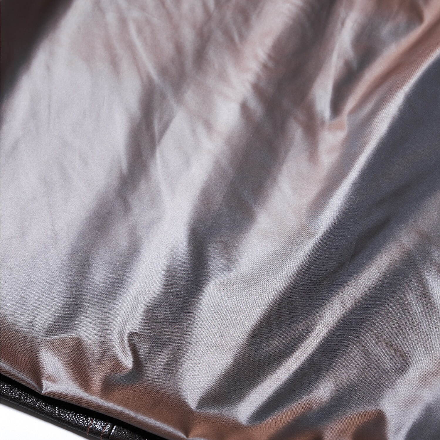 ポストオーバーオールズの“オーバーサイズ”カバーオール、高級感あるゴートスキンを使用した特別モデル｜写真7
