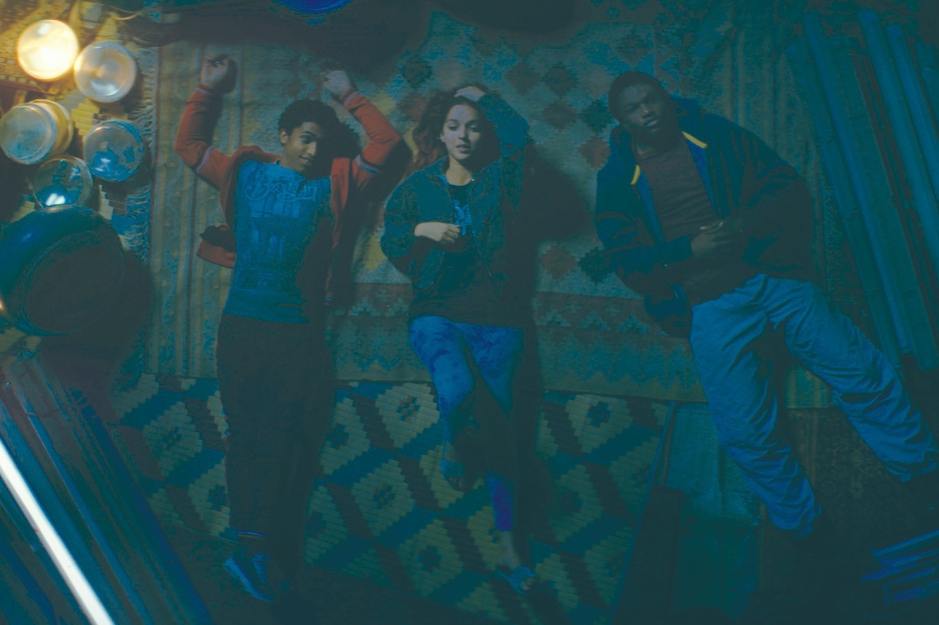 フランス映画｜映画『GAGARINE／ガガーリン』解体される団地、宇宙⾶⾏⼠を夢⾒る青年の青春と初恋