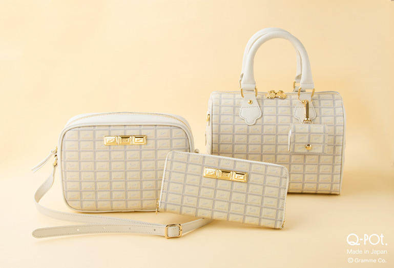 ミニクロスボディーバッグ 31,900円※H16.0×W22.0×D7.5cm
ミニボストンバッグ 49,500円※H16.5×W24×D14cm
長財布 30,800円※H10cm×W20cm×D2cm※11月下旬入荷予定