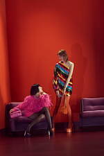 ヴァレンティノのクリスマスに向けた新作、“スタッズ”輝くキルティングバッグ＆“Vロゴ”ピアス｜写真3