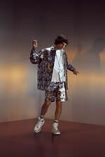 ヴァレンティノのクリスマスに向けた新作、“スタッズ”輝くキルティングバッグ＆“Vロゴ”ピアス｜写真7