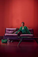 ヴァレンティノのクリスマスに向けた新作、“スタッズ”輝くキルティングバッグ＆“Vロゴ”ピアス｜写真1