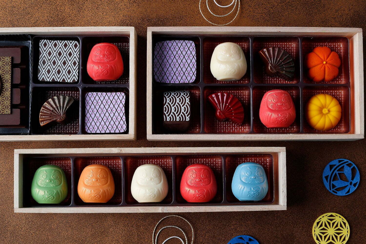 美人画｜ホテル雅叙園東京のバレンタイン、日本酒＆さくら香る"だるま形"チョコや天井画マカロン