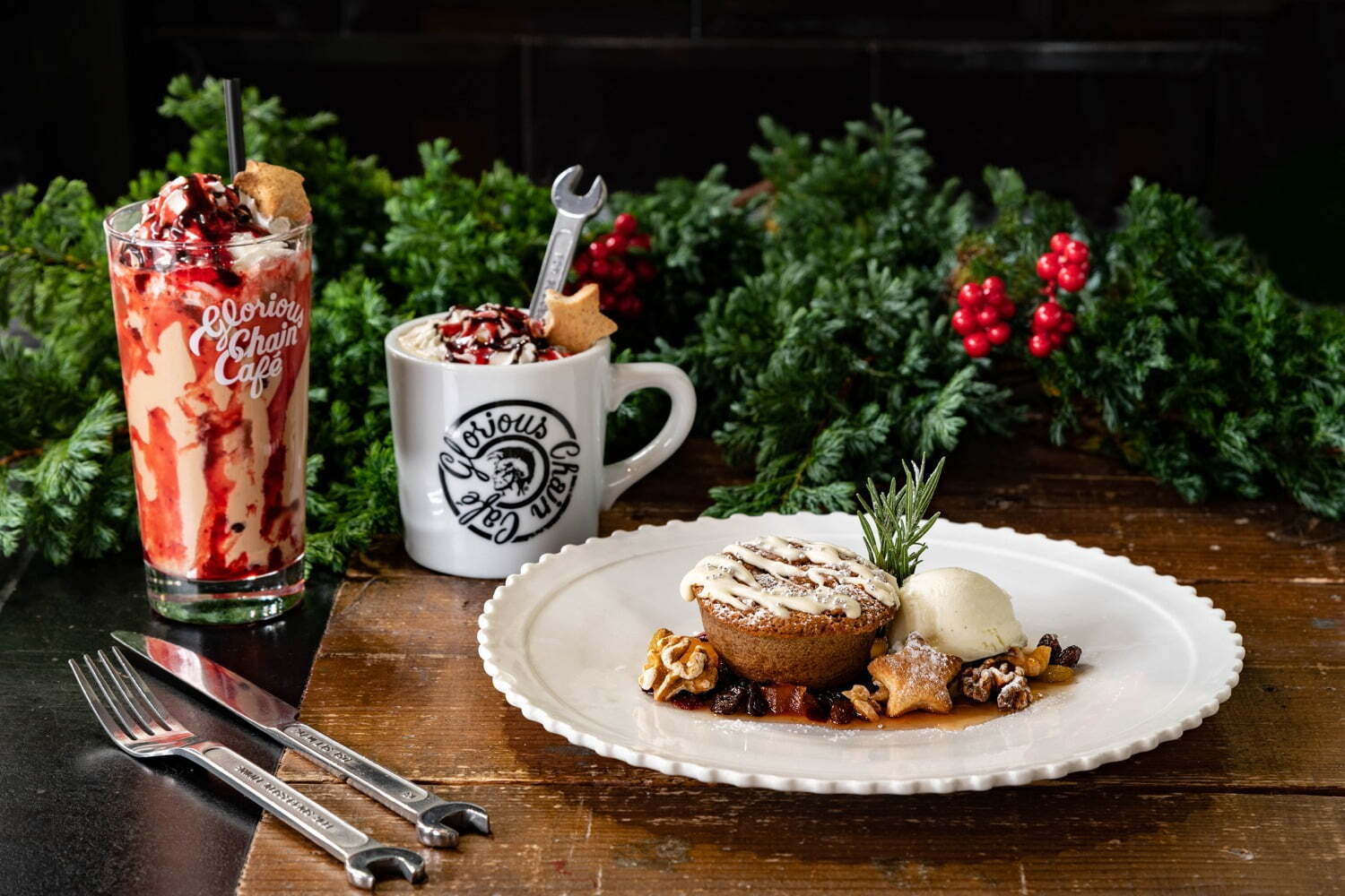 ディーゼル「グロリアスチェーンカフェ」クリスマス限定、シュトーレン風ブラウニー