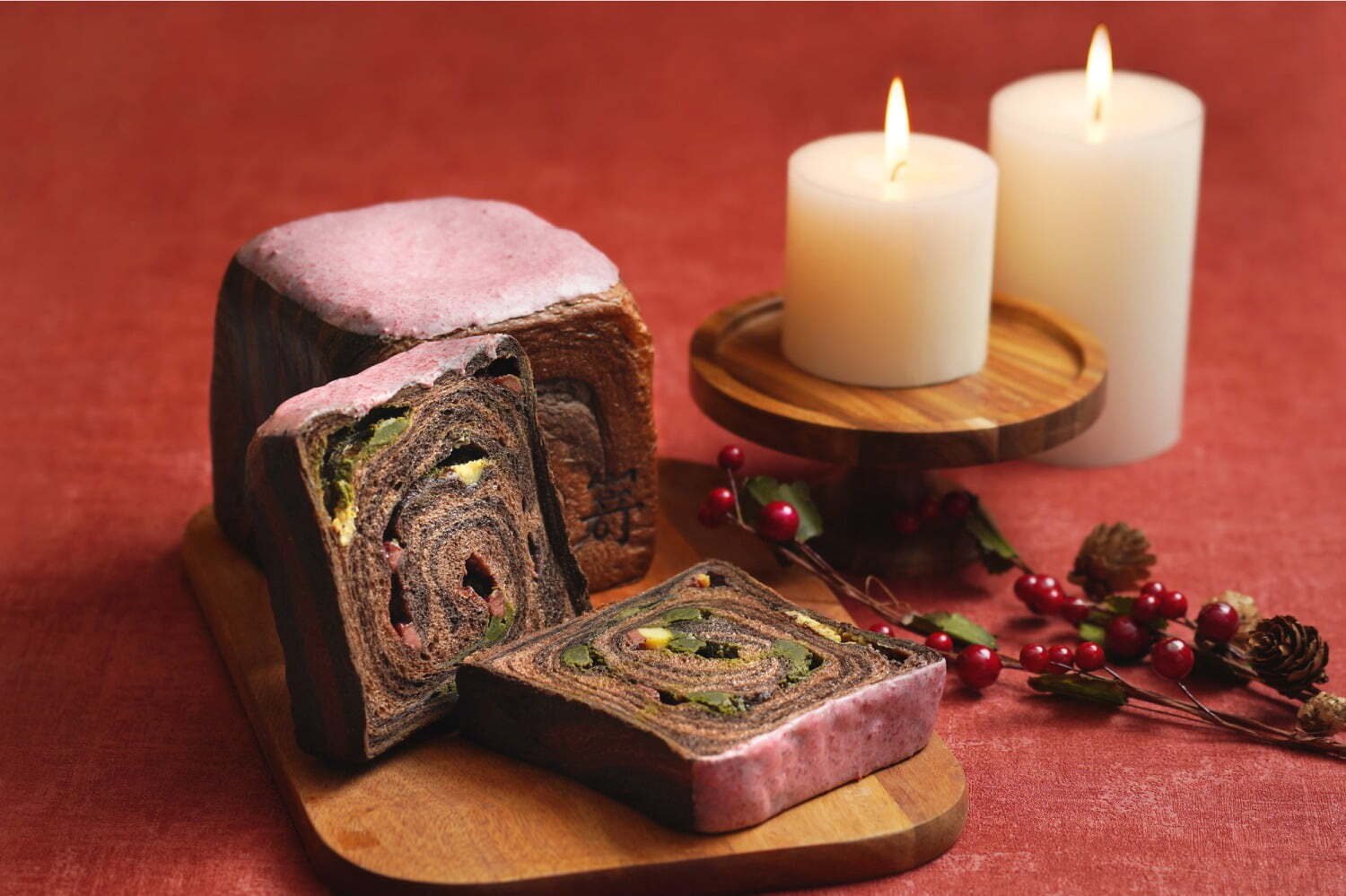 食パン｜高級食パン専門店 嵜本クリスマス限定「ブッシュドノエル食パン」チョコレート入りマーブル模様食パン