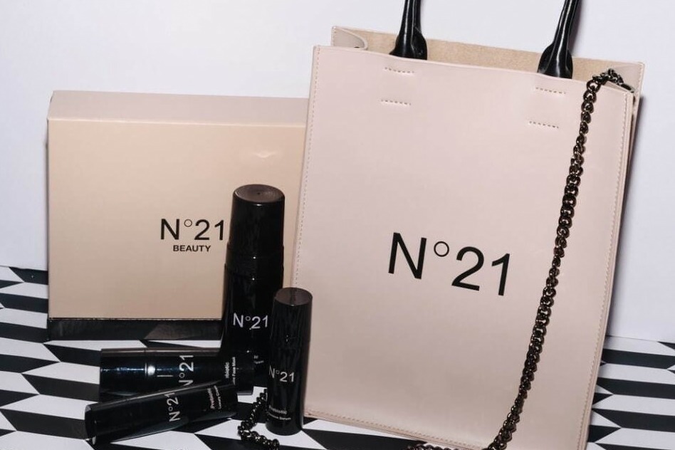 N21初のスキンケア＆シュタイフと初コラボ“ヌードカラー”テディベア、大阪・うめだ阪急に