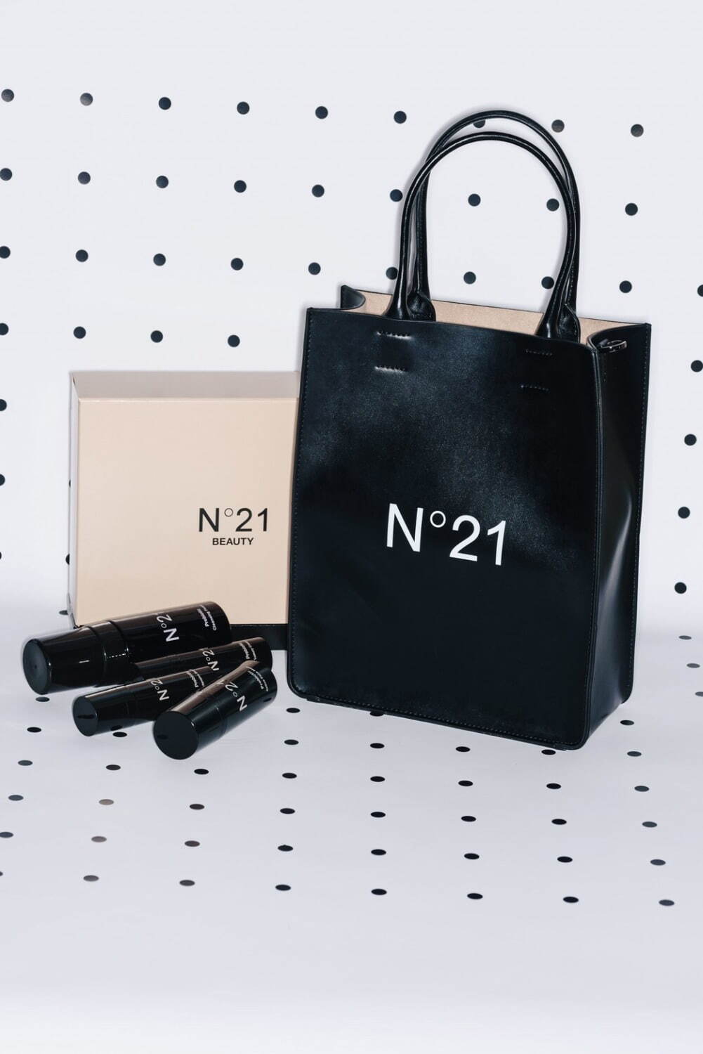 N21初のスキンケア＆シュタイフと初コラボ“ヌードカラー”テディベア、大阪・うめだ阪急に｜写真1