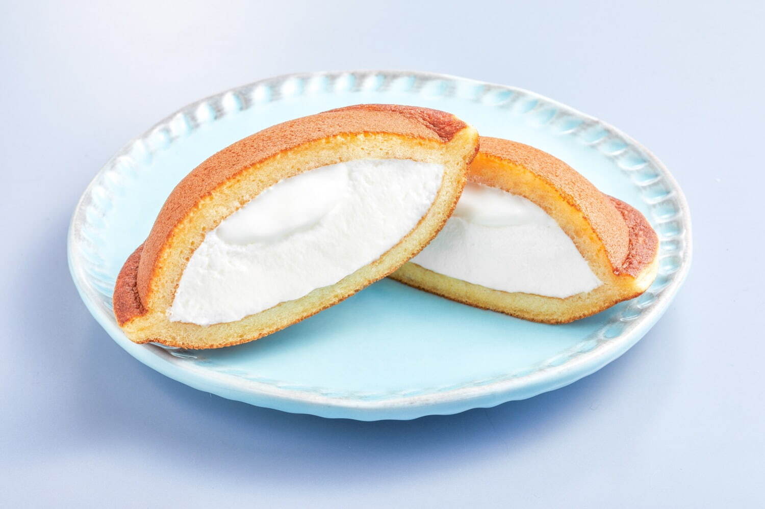 ローソン 生クリーム専門店 Milk クリーム3種を絞ったケーキや練乳入りホイップの どらもっち ファッションプレス