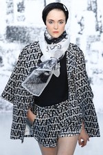 デヴァステ 2014年春夏コレクション - インスピレーションは"青山墓地"、ブランド独特の世界観を発揮｜写真23