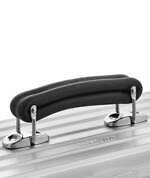 リモワ新作“ワインボトル”ケース、ヴィンテージ風アルミニウムケースでボトルを保護｜写真3