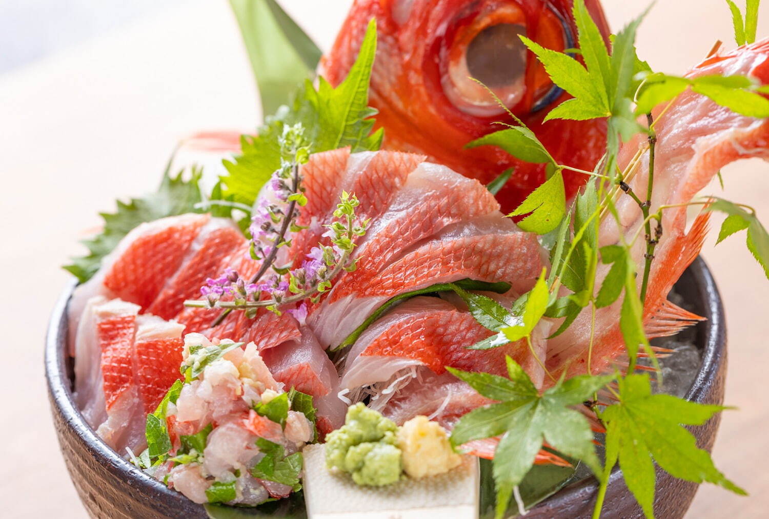刺身食べ放題「熱海おさかなパラダイス」約30種類メニューを好きなだけ、オリジナル海鮮丼作りも｜写真17