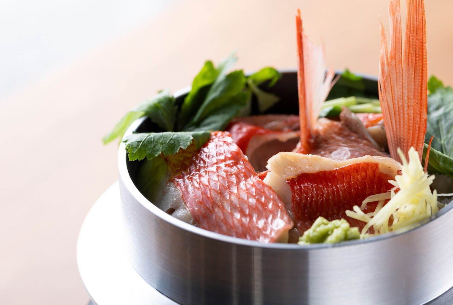 刺身食べ放題「熱海おさかなパラダイス」約30種類メニューを好きなだけ、オリジナル海鮮丼作りも｜写真18