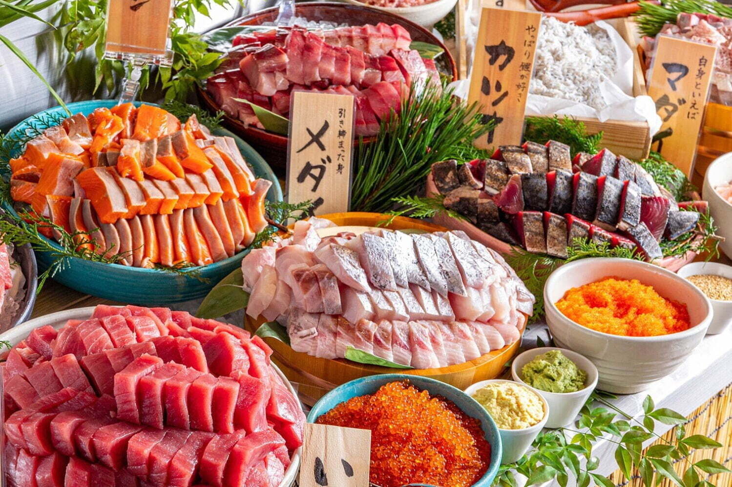刺身食べ放題「熱海おさかなパラダイス」約30種類メニューを好きなだけ、オリジナル海鮮丼作りも - ファッションプレス