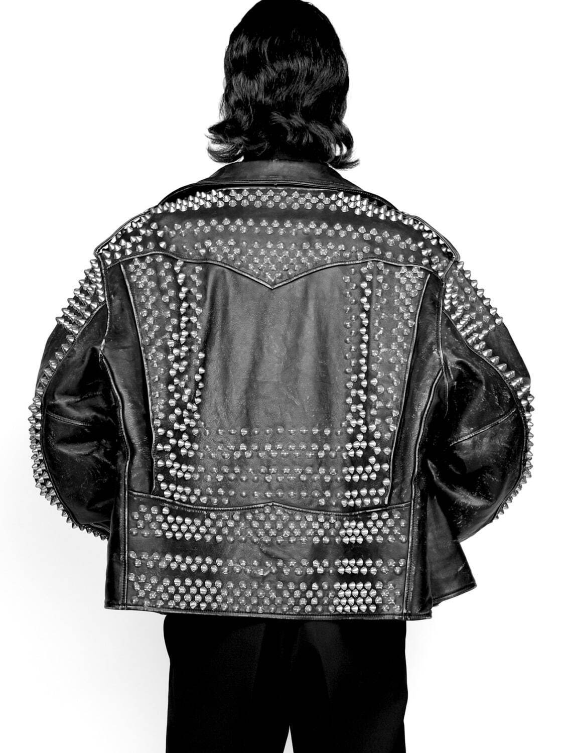 th×ブラックミーンズ“アート”着想ライダースジャケット、1000個以上のスタッズを手作業で｜写真2