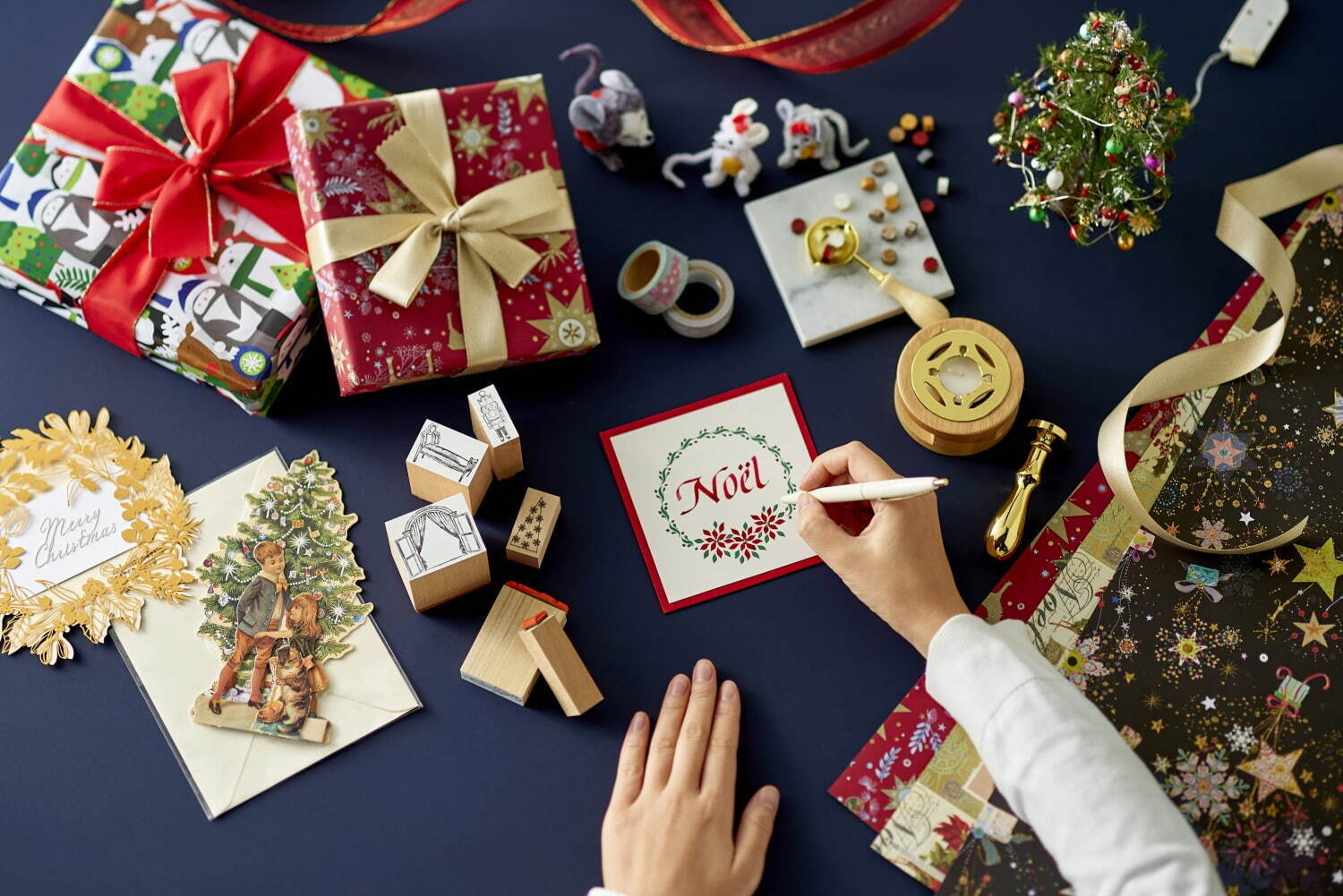 阪急うめだ本店「クリスマスマーケット2021」届いて、飾って嬉しいクリスマスカード1,000種が集結｜写真1