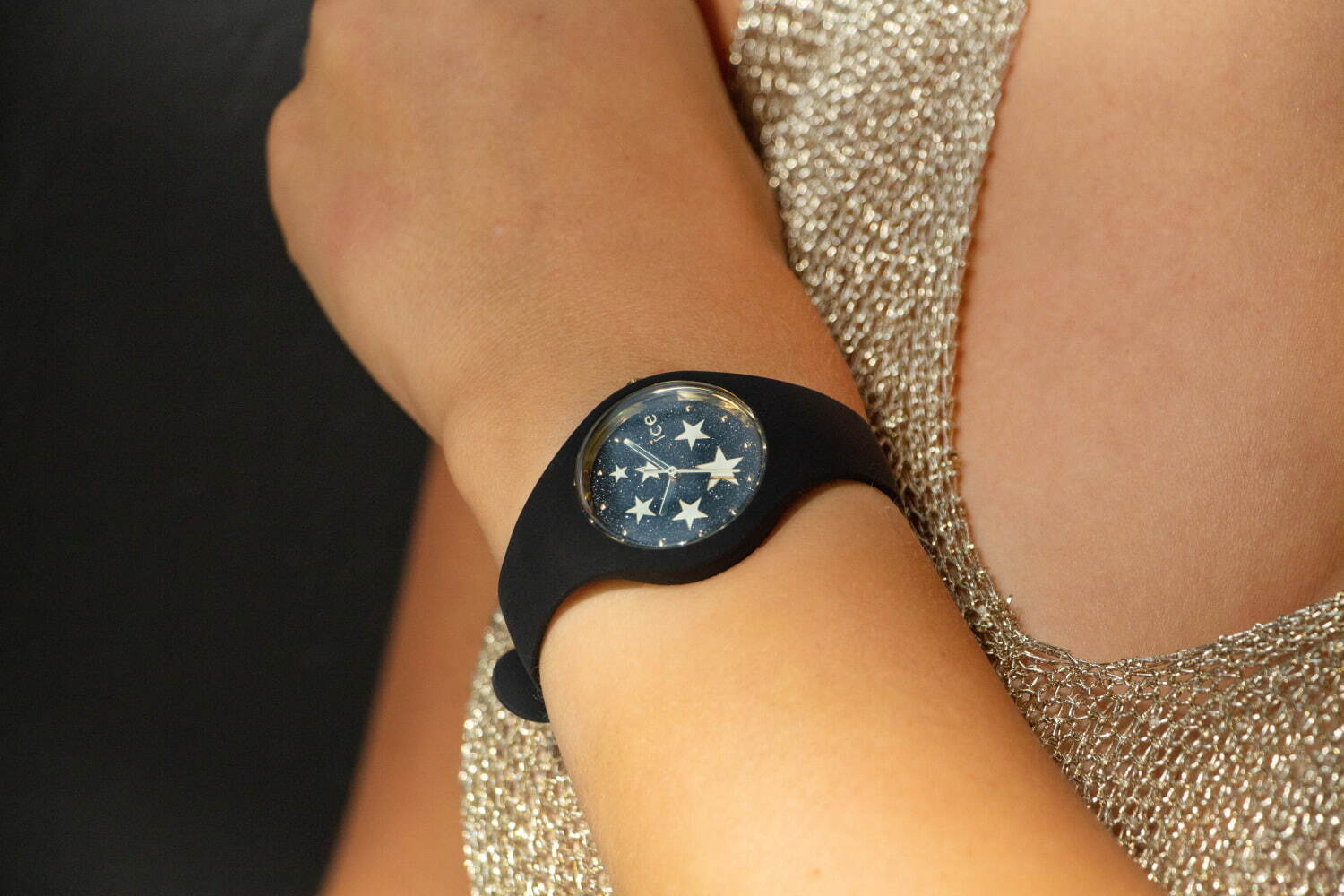 アイスウォッチ“きらきら輝く星”の新作腕時計、グリッターきらめく文字盤×ゴールドスター｜写真11