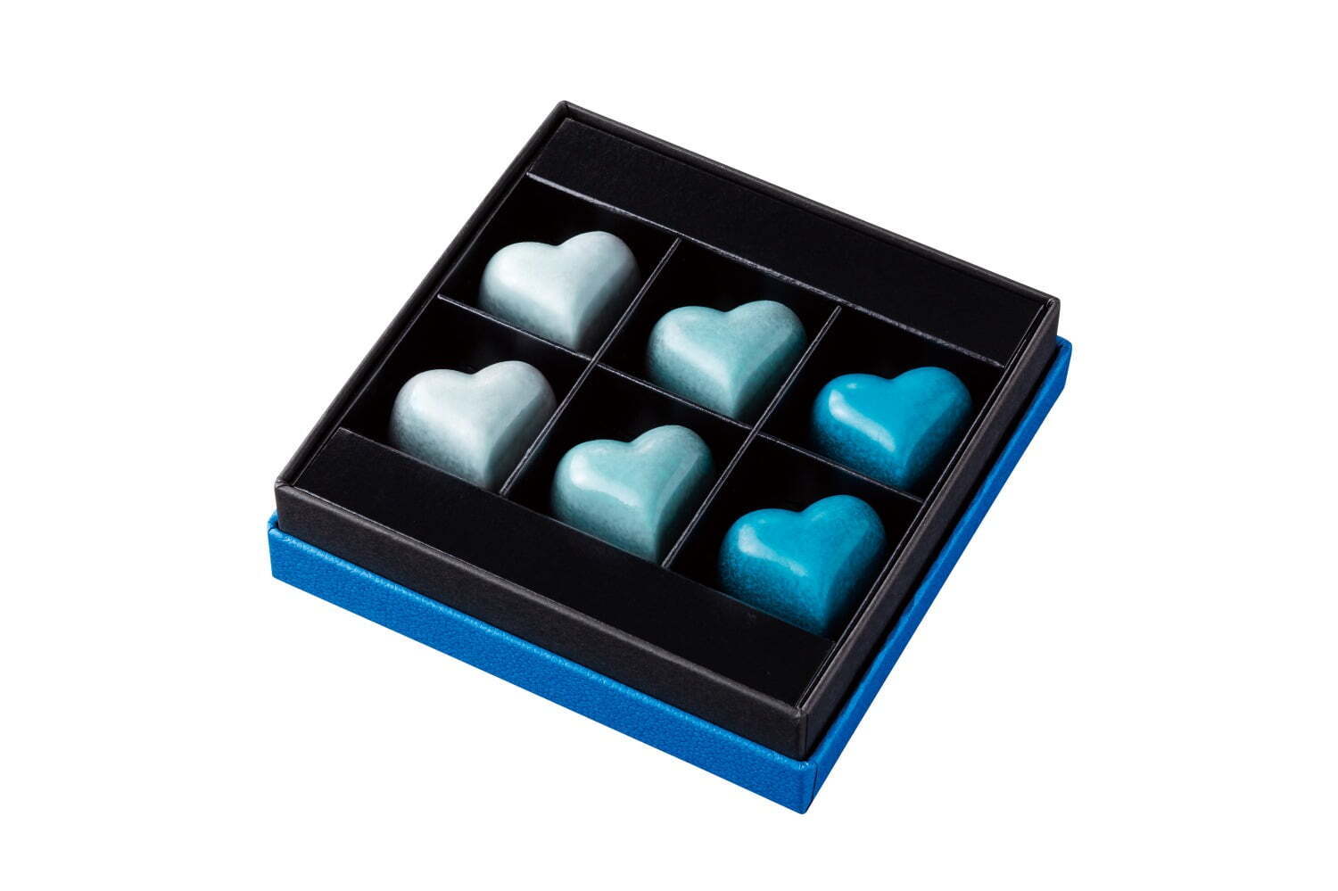 ベルギー発「ブノワ・ニアン」のバレンタイン、鮮やかブルーのハート形チョコなど全国百貨店で