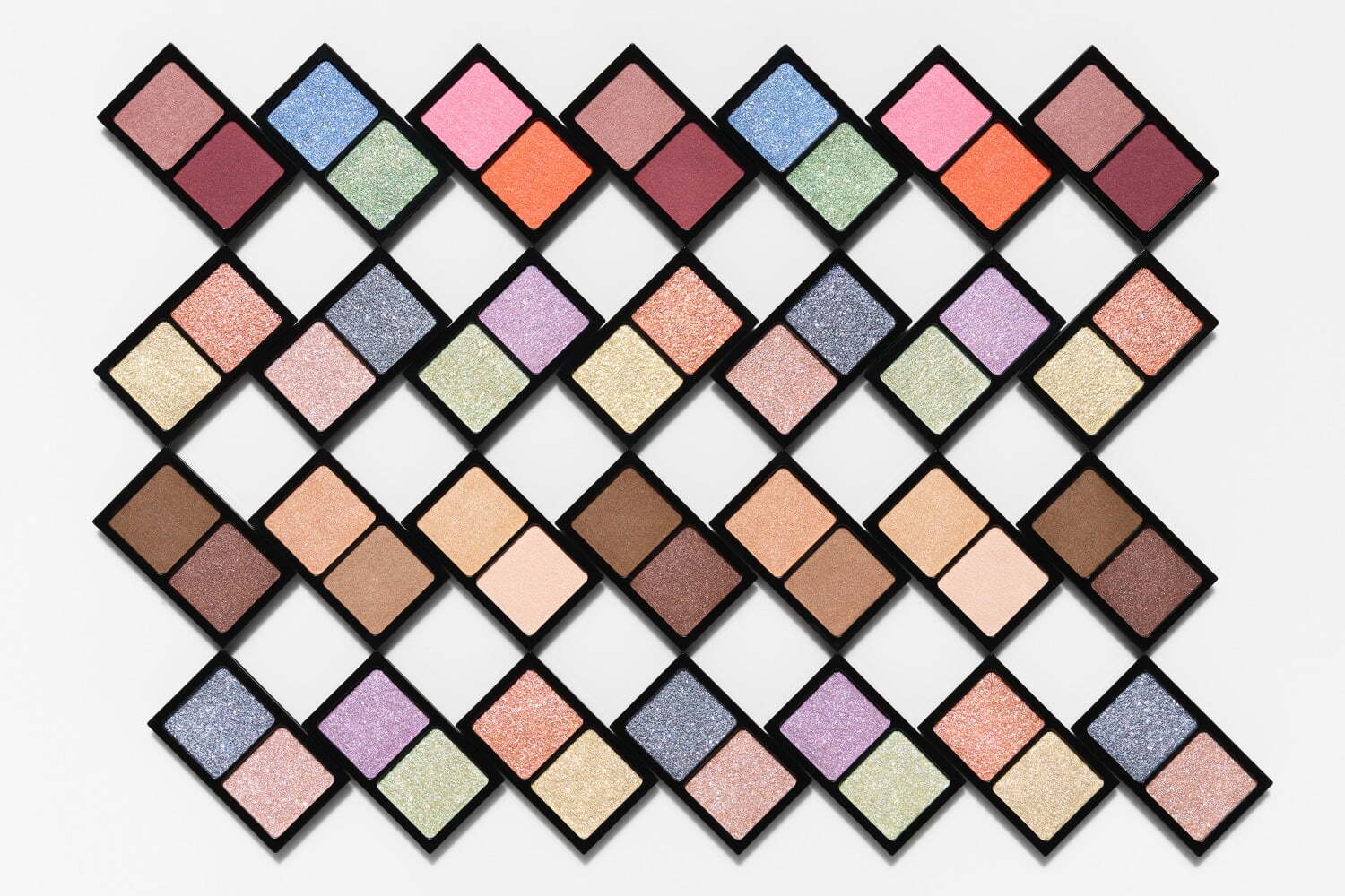 カネボウ2022年春コスメ、“煌めきUP”人気2色アイカラーの新色＆血色カラーライナーなど