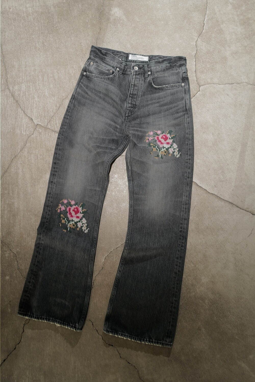 Flower Cross Embroidery Black Flare Pants(27、29) 57,200円