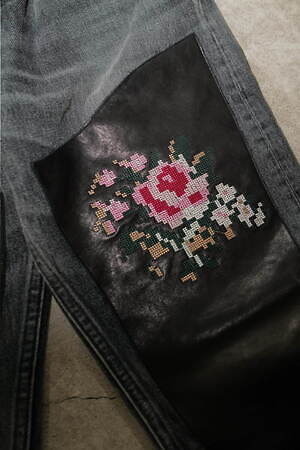ダイリク×ビームス、ダメージ入り“グランジ”風シャツや花刺繍フレアジーンズ｜写真12