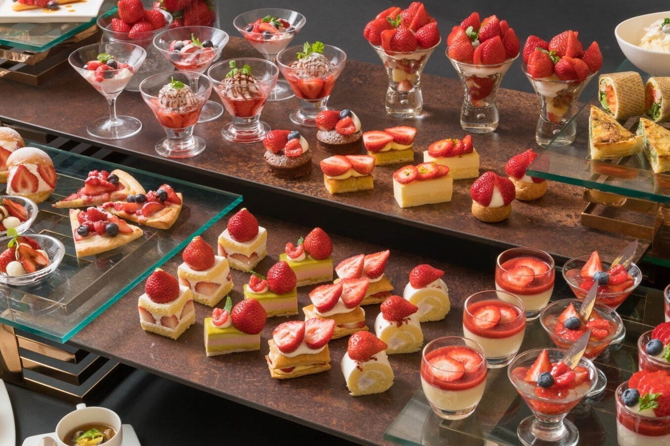 横浜ベイシェラトン ホテル＆タワーズ「ストロベリースイーツブッフェ2022」