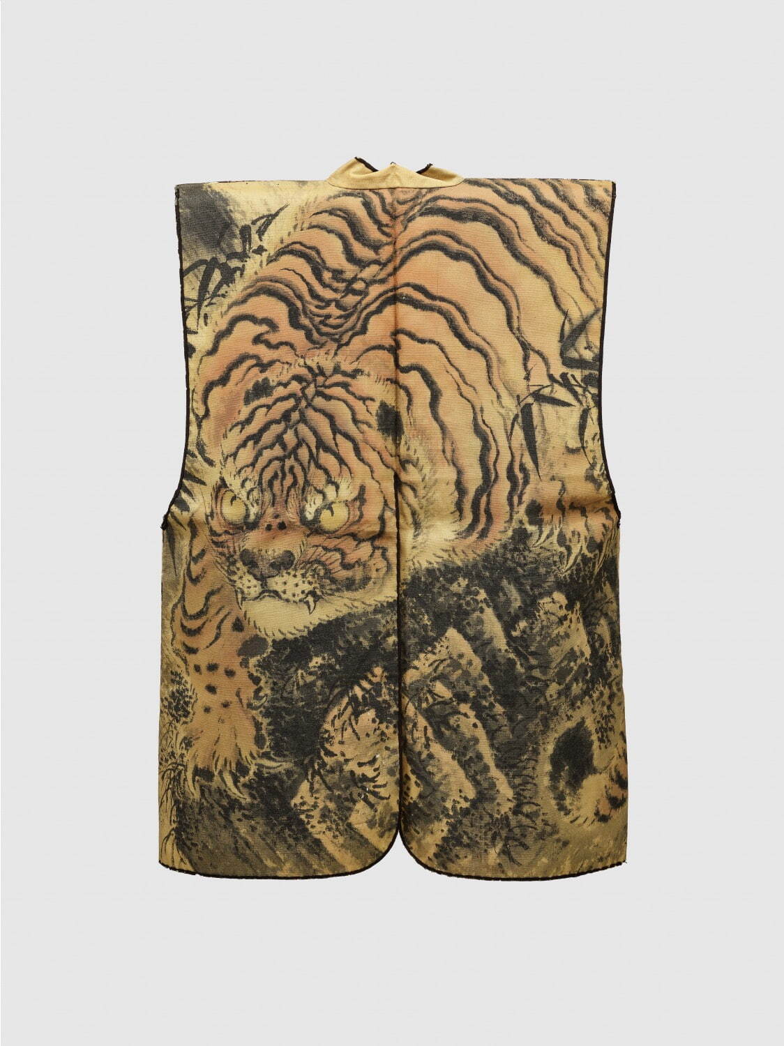 陣羽織 白呉絽服連地虎模様描絵 江戸時代・19世紀 アンリー夫人寄贈 東京国立博物館蔵