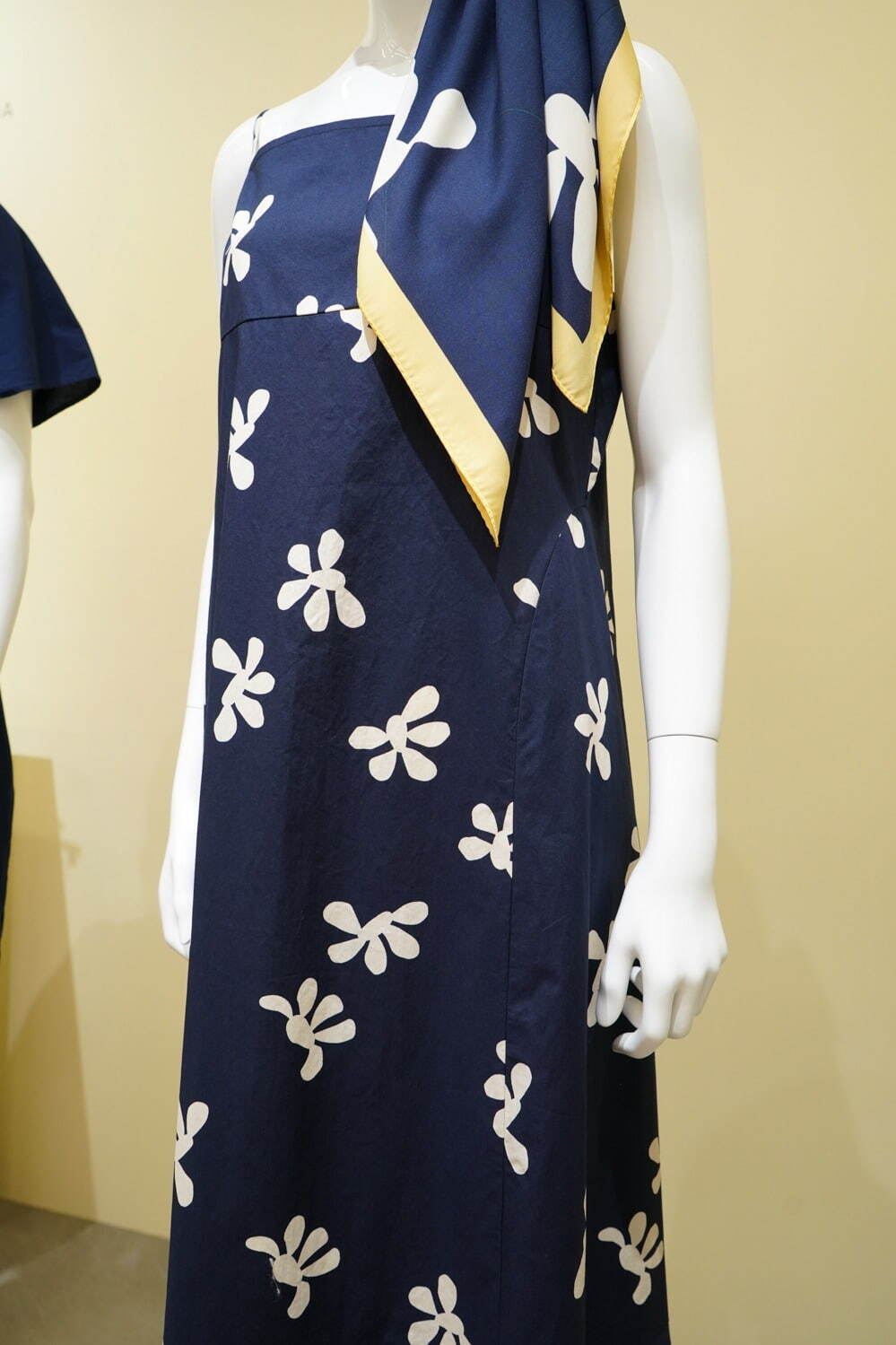 ハナ タジマ フォー ユニクロ22年春夏ドレスコレクション 花柄ワンピースやふんわりパフスリーブ ファッションプレス