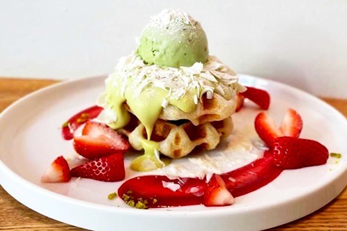 パンとエスプレッソと自由形＆なんとかプレッソのクリスマス、ピスタチオ＆苺“ムッフル”や限定抹茶コロネ