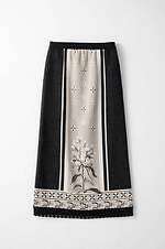 ミューラル“優雅に花咲く”刺繍レースのドレス＆陶器をイメージしたニット、渋谷では試着会を開催｜写真49