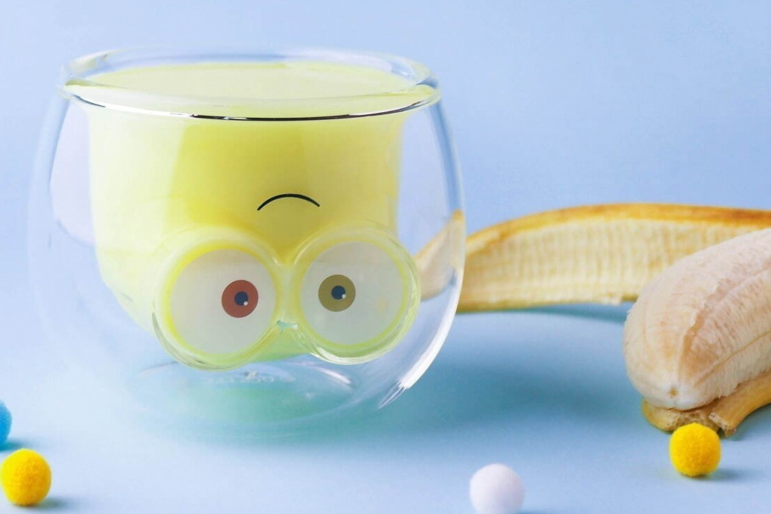 ドリンクを注ぐと「ミニオンズ」ボブが現れるデザイングラス、グッドグラスによる“手作り”で