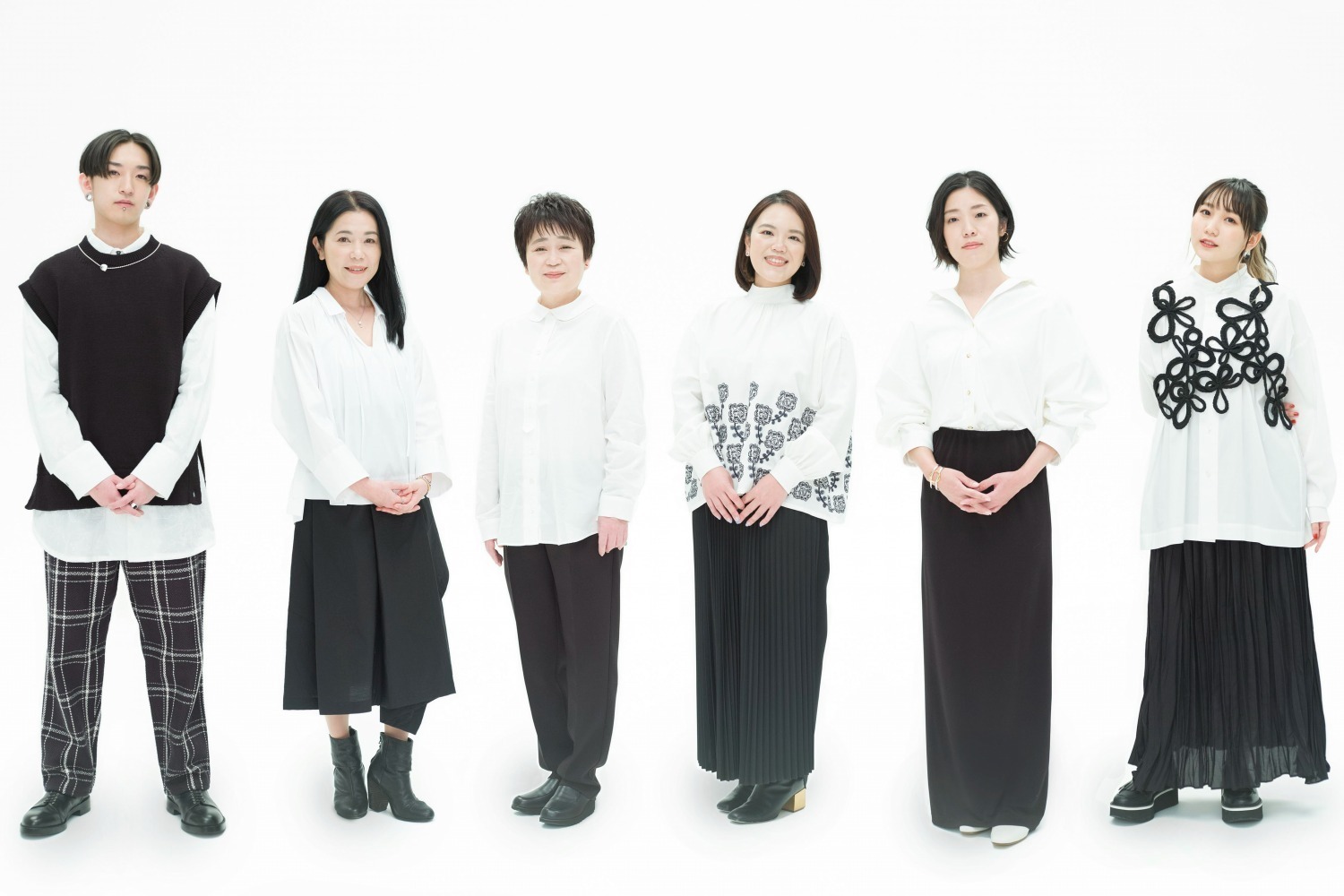 YOASOBI 小説を音楽に ピンク YOASOBI オフィシャルサイト