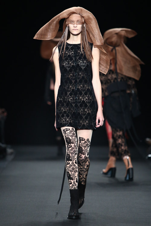 アン ドゥムルメステール(ANN DEMEULEMEESTER) 2014年春夏ウィメンズコレクション  - 写真18