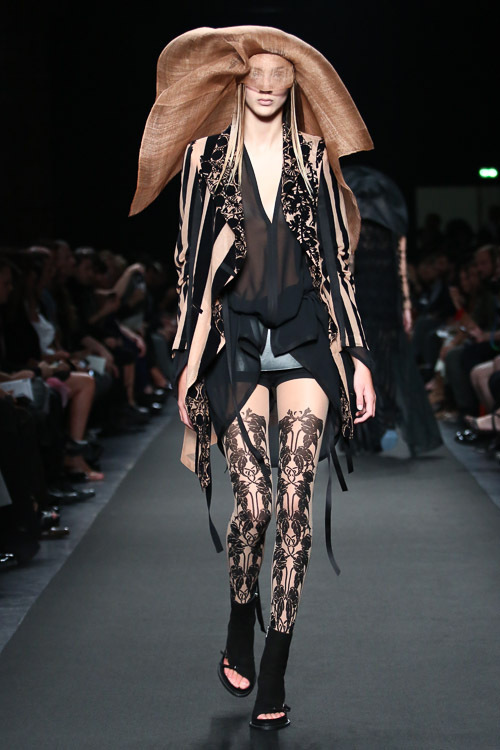 アン ドゥムルメステール(ANN DEMEULEMEESTER) 2014年春夏ウィメンズコレクション  - 写真39