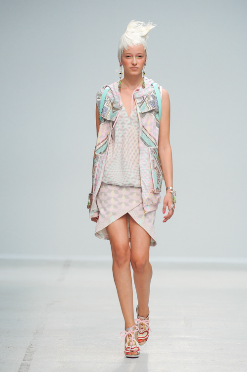 マニッシュ アローラ 2014年春夏<span>コレクション</span> - 写真15