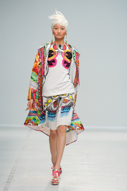 マニッシュ アローラ(manish arora) 2014年春夏ウィメンズコレクション  - 写真33