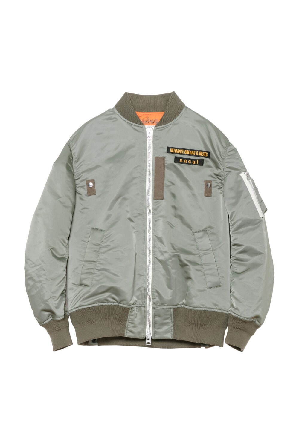 sacai“伝説的レコード”コラボの新作MA-1やフーディー、音源入り