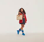 コーチ新作"レキシー"ワッペン付きトートバッグ＆スキー着想のカラフルアウターなど｜写真12