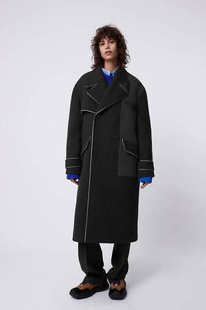 ZARA「アーダーエラー」とコラボ、アルファベットロゴのスウェットや