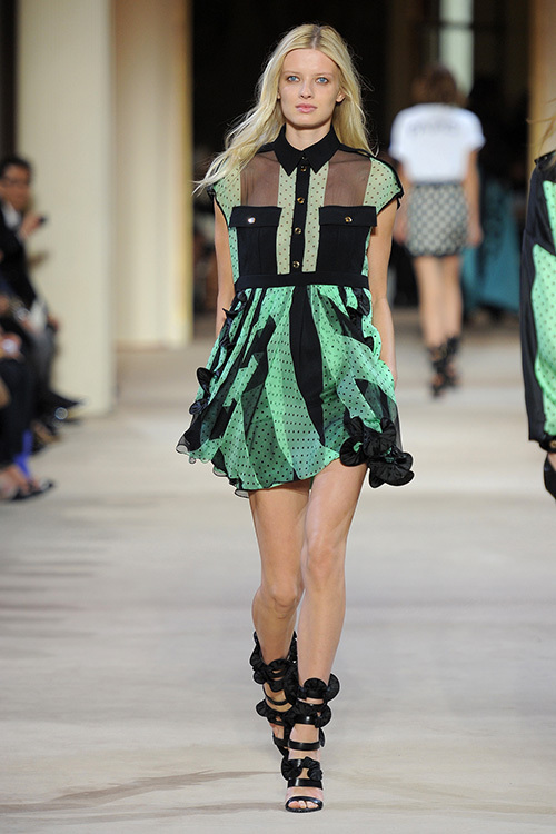 エマニュエル ウンガロ(Emanuel Ungaro) 2014年春夏ウィメンズコレクション  - 写真11